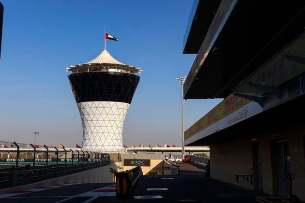 Innenansicht, Previews, F1 Grand Prix of Abu Dhabi, Yas Marina Circuit am 05. December 2024 in Abu Dhabi, United Arab Emirates. (Foto von Diogo Cardoso DeFodi Images) General view inside the track, Previews, F1 Grand Prix of Abu Dhabi, Yas Marina Circuit on December 5, 2024 in Abu Dhabi, United Arab Emirates. (Photo by Diogo Cardoso DeFodi Images) Defodi-645_f1abu20241205_038