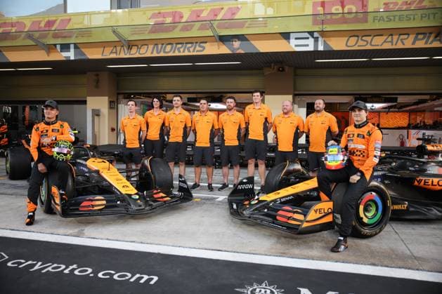 Oscar Piastri (McLaren Formula 1 Team, 81), Lando Norris (McLaren Formula 1 Team, 04) , ARE, Formel 1 Weltmeisterschaft, Abu Dhabi Grand Prix, Yas Marina Circuit, Media Day, 05.12.2024 ARE, Formel 1 Weltmeisterschaft, Abu Dhabi Grand Prix, Vereinigte Arabische Emirate, Yas Marina Circuit, 05.12.2024 Abu Dhabi Copyright: xEibner-Pressefoto AnnikaxGrafx EP_AGF