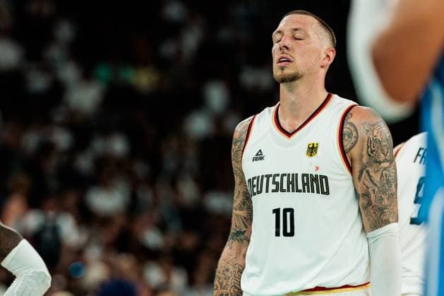 FRA, Paris, Olympischen Spiele Paris 2024, (06.08.2024, Basketball Herren Viertelfinale Deutschland - Griechenland, Bercy Arena) Daniel Theis (Deutschland, 10) an der Freiwurflinie, Konzentration Copyright: HMBxMedia SteffiexWunderl