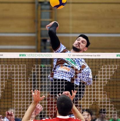 Sport Bilder des Tages am Ball Ilic DORDE (Herrsching SRB), He-Volleyballl, CEV Challenge Cup, 2024 25, WWK Volleys Herrsching vs SK Ankara, 05.12.24, GCDW Arena, Herrsching Copyright: WolfgangxFehrmann
