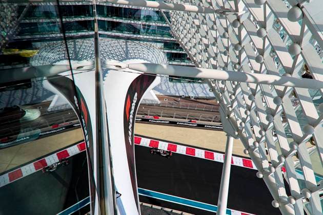 Kevin Magnussen of Denmark and Haas F1 in Aktion, Practice, F1 Grand Prix of Abu Dhabi, Yas Marina Circuit am 06. December 2024 in Abu Dhabi, United Arab Emirates. (Foto von Diogo Cardoso DeFodi Images) Kevin Magnussen of Denmark and Haas F1 in action on track, Practice, F1 Grand Prix of Abu Dhabi, Yas Marina Circuit on December 6, 2024 in Abu Dhabi, United Arab Emirates. (Photo by Diogo Cardoso DeFodi Images) Defodi-645_f1abu20241206_001