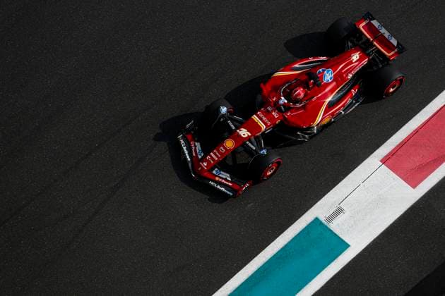 Charles Leclerc of Monaco and Ferrari in Aktion, Practice, F1 Grand Prix of Abu Dhabi, Yas Marina Circuit am 06. December 2024 in Abu Dhabi, United Arab Emirates. (Foto von Diogo Cardoso DeFodi Images) Charles Leclerc of Monaco and Ferrari in action on track, Practice, F1 Grand Prix of Abu Dhabi, Yas Marina Circuit on December 6, 2024 in Abu Dhabi, United Arab Emirates. (Photo by Diogo Cardoso DeFodi Images) Defodi-645_f1abu20241206_060