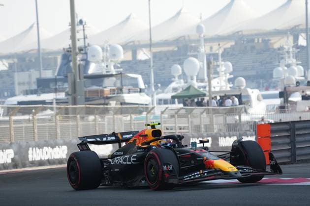 Formula 1 Etihad Airways Abu Dhabi Grand Prix 2024 06.12.2024, Yas Marina Circuit, Abu Dhabi, Formula 1 Etihad Airways Abu Dhabi Grand Prix 2024 , im Bild Sergio Perez (MEX), Oracle Red Bull Racing