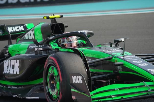 Formula 1 Etihad Airways Abu Dhabi Grand Prix 2024 06.12.2024, Yas Marina Circuit, Abu Dhabi, Formula 1 Etihad Airways Abu Dhabi Grand Prix 2024 , im Bild Zhou Guanyu (CHN), Stake F1 Team Kick Sauber