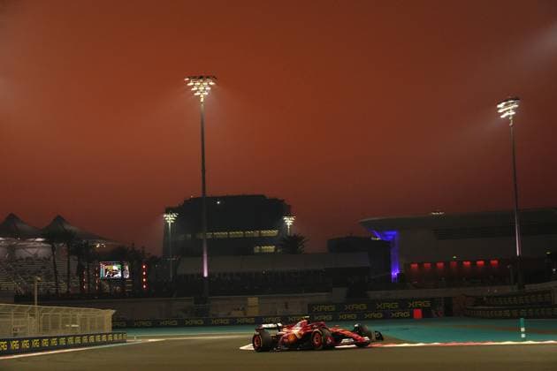 Formula 1 Etihad Airways Abu Dhabi Grand Prix 2024 06.12.2024, Yas Marina Circuit, Abu Dhabi, Formula 1 Etihad Airways Abu Dhabi Grand Prix 2024 , im Bild Carlos Sainz Jr. (ESP), Scuderia Ferrari HP