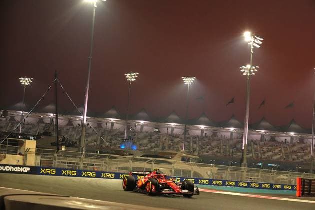 Formula 1 Etihad Airways Abu Dhabi Grand Prix 2024 06.12.2024, Yas Marina Circuit, Abu Dhabi, Formula 1 Etihad Airways Abu Dhabi Grand Prix 2024 , im Bild Carlos Sainz Jr. (ESP), Scuderia Ferrari HP