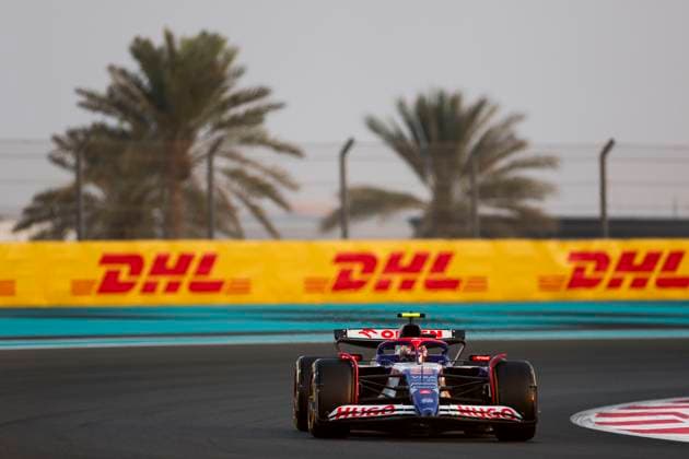 Yuki Tsunoda of Japan and Visa Cash App RB in Aktion track, Practice, F1 Grand Prix of Abu Dhabi, Yas Marina Circuit am 06. December 2024 in Abu Dhabi, United Arab Emirates. (Foto von Diogo Cardoso DeFodi Images) Yuki Tsunoda of Japan and Visa Cash App RB in action on track, Practice, F1 Grand Prix of Abu Dhabi, Yas Marina Circuit on December 6, 2024 in Abu Dhabi, United Arab Emirates. (Photo by Diogo Cardoso DeFodi Images) Defodi-645_f1abu20241206_112