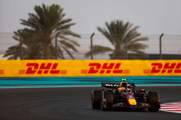 Sergio Perez of Mexico and Oracle Red Bull Racing in Aktion track, Practice, F1 Grand Prix of Abu Dhabi, Yas Marina Circuit am 06. December 2024 in Abu Dhabi, United Arab Emirates. (Foto von Diogo Cardoso DeFodi Images) Sergio Perez of Mexico and Oracle Red Bull Racing in action on track, Practice, F1 Grand Prix of Abu Dhabi, Yas Marina Circuit on December 6, 2024 in Abu Dhabi, United Arab Emirates. (Photo by Diogo Cardoso DeFodi Images) Defodi-645_f1abu20241206_118