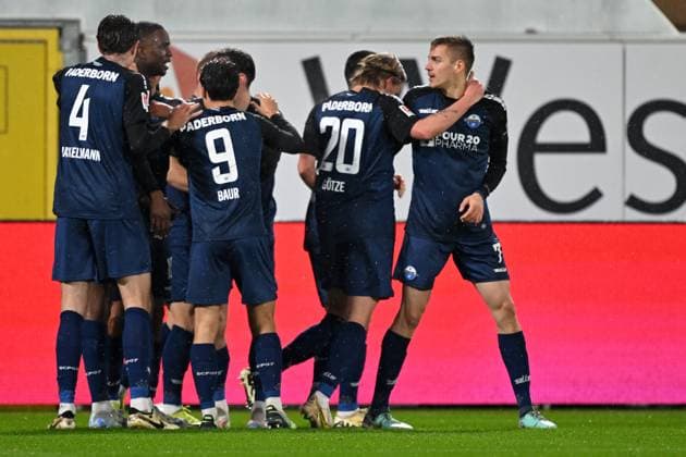 Paderborn, Home Deluxe Arena, 06.12.24, GER, Herren, 2.Bundesliga, Saison 2024-2025, SC Paderborn 07 - FC Schalke 04 Bild: Koen KOSTONS (Paderborn) jubelt nach seinem Tor zum 1:0 Only for editorial use! DFL regulations prohibit any use of photographs as image sequences and or quasi-video. NRW Deutschland