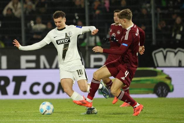 06.12.2024, Fussball, Herren, 2. Bundesliga, Saison 2024 2025, SV 07 Elversberg - 1. FC Nürnberg, Fisnik Asllani (SV 07 Elversberg), Finn Jeltsch (1. FC Nuernberg) Elversberg Ursapharm-Arena an der Kaiserlinde Saarland Deutschland (DE)