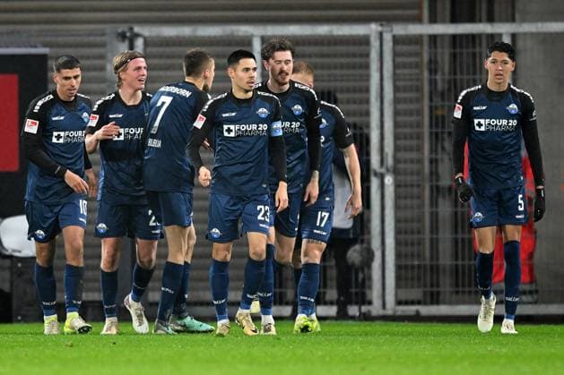 Paderborn, Home Deluxe Arena, 06.12.24, GER, Herren, 2.Bundesliga, Saison 2024-2025, SC Paderborn 07 - FC Schalke 04 Bild: Felix GOETZE (Paderborn) jubelt nach seinem Tor zum 2:2 Only for editorial use! DFL regulations prohibit any use of photographs as image sequences and or quasi-video. NRW Deutschland