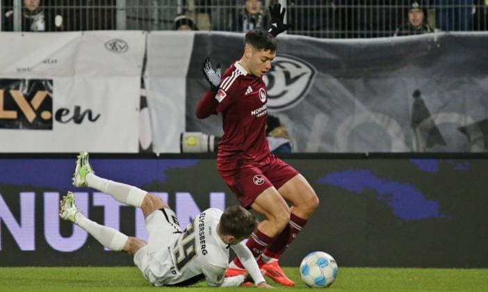 06.12.2024, xmohx, Fussball 2.Bundesliga, SV Elversberg - 1.FC Nürnberg emspor, v.l. Lukas Petkov (Elversberg), Stefanos Tzimas (Nürnberg) (DFL DFB REGULATIONS PROHIBIT ANY USE OF PHOTOGRAPHS as IMAGE SEQUENCES and or QUASI-VIDEO) Elversberg