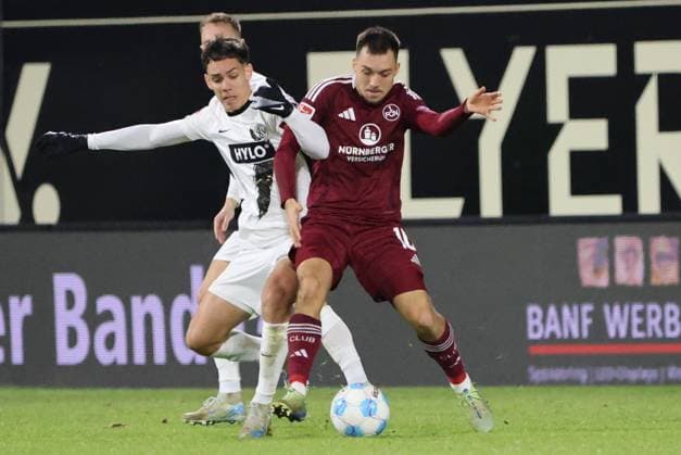 06.12.2024, Fussball, Herren, 2. Bundesliga, Saison 2024 2025, SV 07 Elversberg - 1. FC Nürnberg, Frederik Schmahl (SV 07 Elversberg), Julian Justvan (1. FC Nuernberg) Elversberg Ursapharm-Arena an der Kaiserlinde Saarland Deutschland (DE)