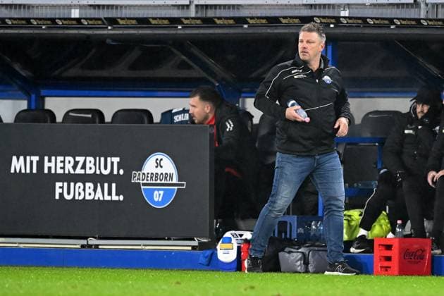 Paderborn, Home Deluxe Arena, 06.12.24, GER, Herren, 2.Bundesliga, Saison 2024-2025, SC Paderborn 07 - FC Schalke 04 Bild: Trainer Lukas KWASNIOK (Paderborn) Only for editorial use! DFL regulations prohibit any use of photographs as image sequences and or quasi-video. NRW Deutschland