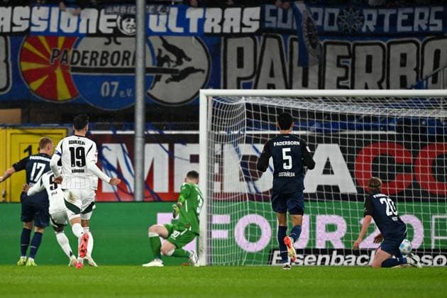 Paderborn, Home Deluxe Arena, 06.12.24, GER, Herren, 2.Bundesliga, Saison 2024-2025, SC Paderborn 07 - FC Schalke 04 Bild: Moussa SYLLA (Schalke) macht das Tor zum 1:1 Only for editorial use! DFL regulations prohibit any use of photographs as image sequences and or quasi-video. NRW Deutschland
