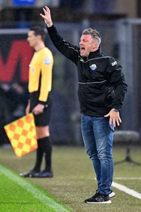 Paderborn, Home Deluxe Arena, 06.12.24, GER, Herren, 2.Bundesliga, Saison 2024-2025, SC Paderborn 07 - FC Schalke 04 Bild: Trainer Lukas KWASNIOK (Paderborn) Only for editorial use! DFL regulations prohibit any use of photographs as image sequences and or quasi-video. NRW Deutschland