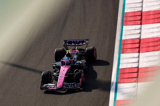 Pierre Gasly of France and Alpine F1 in Aktion, Qualifying, F1 Grand Prix of Abu Dhabi, Yas Marina Circuit am 07. December 2024 in Abu Dhabi, United Arab Emirates. (Foto von Diogo Cardoso DeFodi Images) Pierre Gasly of France and Alpine F1 in action on track FP3, Qualifying, F1 Grand Prix of Abu Dhabi, Yas Marina Circuit on December 7, 2024 in Abu Dhabi, United Arab Emirates. (Photo by Diogo Cardoso DeFodi Images) Defodi-645_f1abu20241207_078