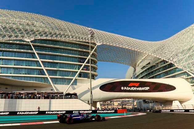 Yuki Tsunoda of Japan and Visa Cash App RB in Aktion, Qualifying, F1 Grand Prix of Abu Dhabi, Yas Marina Circuit am 07. December 2024 in Abu Dhabi, United Arab Emirates. (Foto von Diogo Cardoso DeFodi Images) Yuki Tsunoda of Japan and Visa Cash App RB in action on track FP3, Qualifying, F1 Grand Prix of Abu Dhabi, Yas Marina Circuit on December 7, 2024 in Abu Dhabi, United Arab Emirates. (Photo by Diogo Cardoso DeFodi Images) Defodi-645_f1abu20241207_096