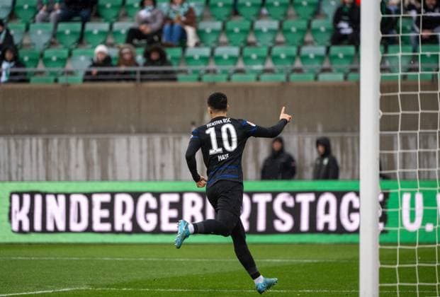 Fußball, Herren, Saison 2024 2025, 2. Bundesliga (15. Spieltag), SpVgg Greuther Fürth - Hertha BSC, Ibrahim Maza (Hertha BSC), Jubel nach Tor zum 1:0, Kindergeburtstag, 07.12. 2024,