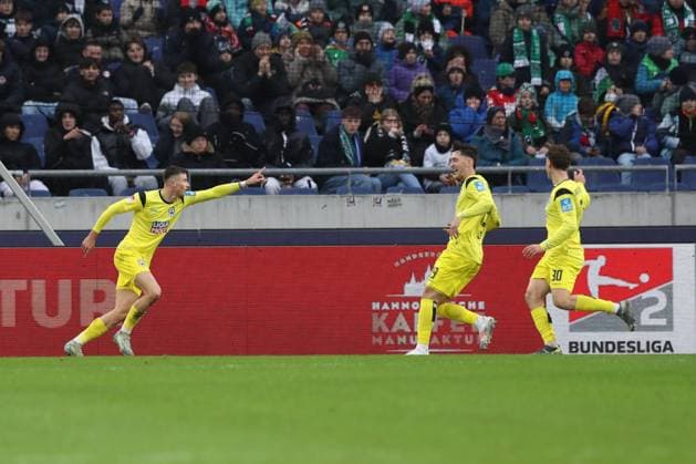 07.12.2024, xtgx, Fussball 2. Bundesliga, Hannover 96 - SSV Ulm 1846 emspor, v.l. Semir Telalovic (Ulm, 29) Jubel, Torjubel, jubelt ueber das Tor, celebrate the goal, celebration (DFL DFB REGULATIONS PROHIBIT ANY USE OF PHOTOGRAPHS as IMAGE SEQUENCES and or QUASI-VIDEO) Hannover