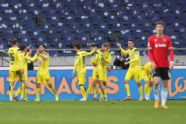 07.12.2024, xtgx, Fussball 2. Bundesliga, Hannover 96 - SSV Ulm 1846 emspor, v.l. Ulm Jubel, Torjubel, jubelt ueber das Tor, celebrate the goal, celebration (DFL DFB REGULATIONS PROHIBIT ANY USE OF PHOTOGRAPHS as IMAGE SEQUENCES and or QUASI-VIDEO) Hannover