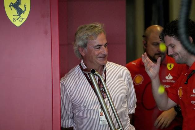07.12.2024, Yas Marina Circuit, Abu Dhabi, Formula 1 Etihad Airways Abu Dhabi Grand Prix 2024 , im Bild Carlos Sainz Sr., Vater von Carlos Sainz Jr. (ESP), Scuderia Ferrari HP (Photo by Hasan Bratic DeFodi Images) Defodi-506_20241207_hbr_1032