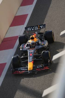 07.12.2024, Yas Marina Circuit, Abu Dhabi, Formula 1 Etihad Airways Abu Dhabi Grand Prix 2024 , im Bild Max Verstappen (NLD), Oracle Red Bull Racing (Photo by Hasan Bratic DeFodi Images) Defodi-506_20241207_hbr_1471