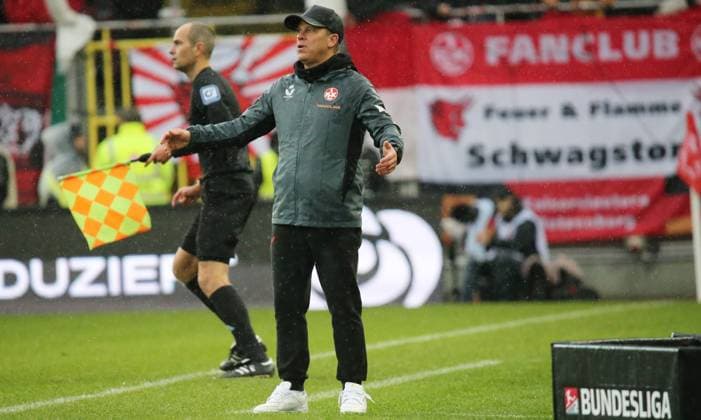 07.12.2024, xmohx, Fussball 2.Bundesliga, 1.FC Kaiserslautern - Karlsruher SC emspor, v.l. Trainer Markus Anfang (Kaiserslautern) (DFL DFB REGULATIONS PROHIBIT ANY USE OF PHOTOGRAPHS as IMAGE SEQUENCES and or QUASI-VIDEO) Kaiserslautern