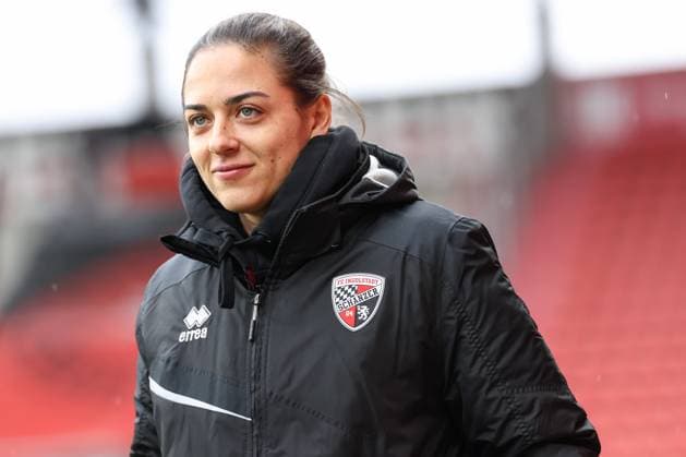 3. Liga; FC Ingolstadt 04 - Erzgebirge Aue; vor dem Spiel Cheftrainerin Sabrina Wittmann (FCI) 3. Liga - FC Ingolstadt 04 Saison 2024 2025 Erzgebirge Aue