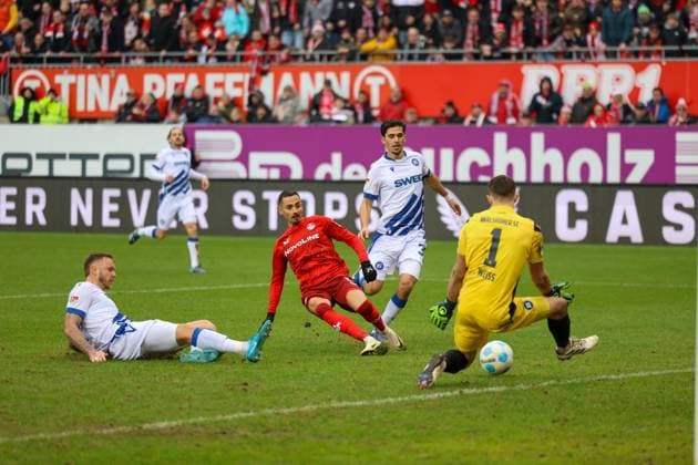 07.12.2024, xmohx, Fussball 2.Bundesliga, 1.FC Kaiserslautern - Karlsruher SC emspor, v.l. Kenny Prince Redondo (Kaiserslautern) erzielt das 2-0 (DFL DFB REGULATIONS PROHIBIT ANY USE OF PHOTOGRAPHS as IMAGE SEQUENCES and or QUASI-VIDEO) Kaiserslautern