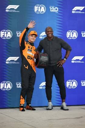 Terry Crews (Schauspieler), Lando Norris (McLaren Formula 1 Team, 04), Qualifying, ARE, Formel 1 Weltmeisterschaft, Abu Dhabi Grand Prix, Yas Marina Circuit, 07.12.2024 ARE, Formel 1 Weltmeisterschaft, Abu Dhabi Grand Prix, Vereinigte Arabische Emirate, Yas Marina Circuit, 07.12.2024 Abu Dhabi Copyright: xEibner-Pressefoto AnnikaxGrafx EP_AGF