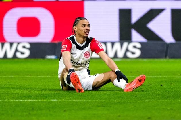 Hugo Ekitike (Eintracht Frankfurt, 11) ist enttaeuscht über eine vergebene Torchance. GER, Eintracht Frankfurt vs. FC Augsburg, Fussball, 1. Bundesliga, 13. Spieltag, Saison 2024 2025, 07.12.2024. DFL REGULATIONS PROHIBIT ANY USE OF PHOTOGRAPHS as IMAGE SEQUENCES and or QUASI-VIDEO. GER, Eintracht Frankfurt vs. FC Augsburg, Fussball, 1. Bundesliga, 13. Spieltag, Saison 2024 2025, 07.12.2024. Frankfurt am Main Copyright: xEibner-Pressefoto FlorianxWieganx EP_FWD