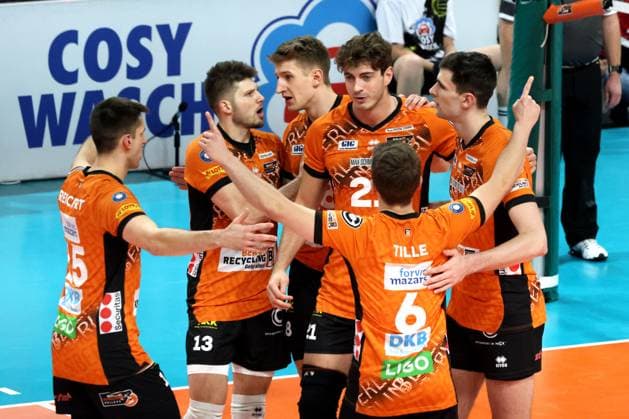 DEU, DVV, 1.VBL, BR Volleys vs. Lueneburg, 07.12.2024, Max-Schmeling-Halle, Berlin, DEU, DVV, 1.VBL, BR Volleys vs. Lueneburg, im Bild BR Volleys-Spielerkreis Foto: Juergen Engler nordphoto GmbH