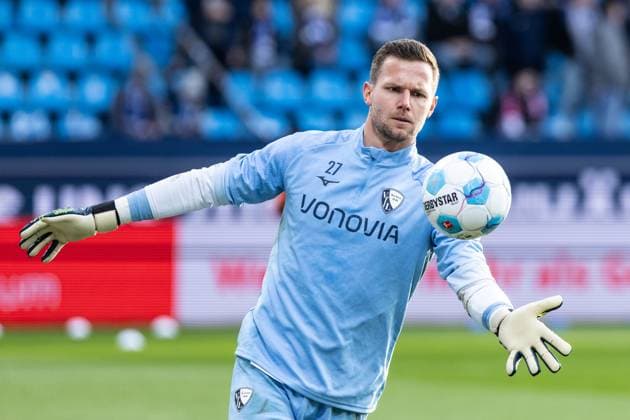 1.Fußball Bundesliga: VfL Bochum - SV Werder Bremen; Vonovia-Ruhrstadion, Bochum; 07.12.2024 Patrick Drewes (VfL Bochum, 27) beim Aufwärmen. 1.Fußball Bundesliga: VfL Bochum - SV Werder Bremen; Vonovia-Ruhrstadion, Bochum; 07.12.2024 DFL DFB regulations prohibit any use of photographs as image sequences and or quasi video. Copyright: xBEAUTIFULxSPORTS Buriakovx
