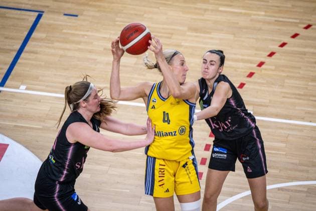 Basketball Berlin 07.12.2024 Saison 2024 2025 Toyota DBBL 1. Bundesliga Frauen, Damen Alba Berlin - Saarlouis Royals Marie Bertholdt (Alba, No.04)