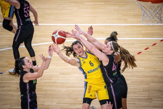 Basketball Berlin 07.12.2024 Saison 2024 2025 Toyota DBBL 1. Bundesliga Frauen, Damen Alba Berlin - Saarlouis Royals Tessa Stammberger (Alba, No.06)