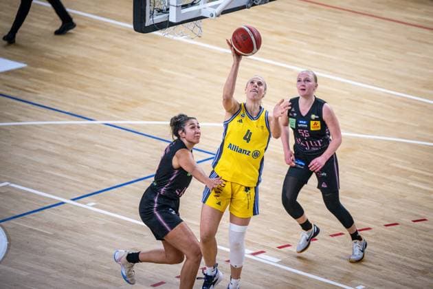 Basketball Berlin 07.12.2024 Saison 2024 2025 Toyota DBBL 1. Bundesliga Frauen, Damen Alba Berlin - Saarlouis Royals Marie Bertholdt (Alba, No.04)