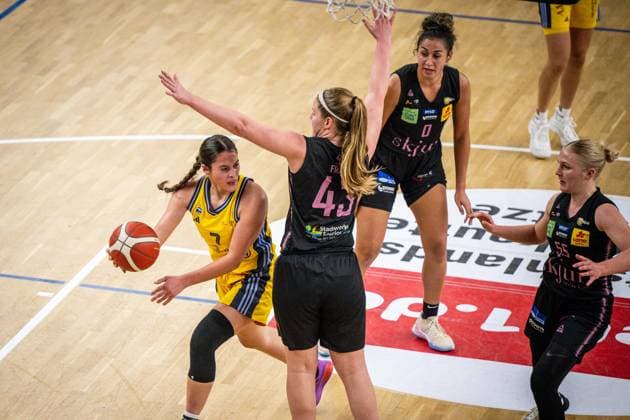 Basketball Berlin 07.12.2024 Saison 2024 2025 Toyota DBBL 1. Bundesliga Frauen, Damen Alba Berlin - Saarlouis Royals Leoni Kreyenfeld (Alba, No.07)