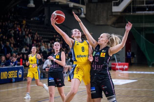 Basketball Berlin 07.12.2024 Saison 2024 2025 Toyota DBBL 1. Bundesliga Frauen, Damen Alba Berlin - Saarlouis Royals Henriette Höfermann (Alba, No.08)