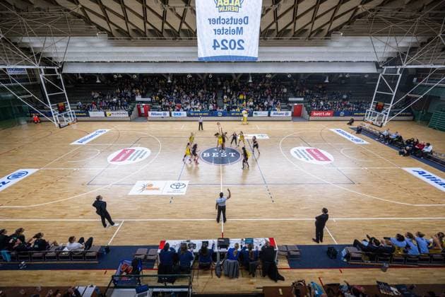 Basketball Berlin 07.12.2024 Saison 2024 2025 Toyota DBBL 1. Bundesliga Frauen, Damen Alba Berlin - Saarlouis Royals Sömmeringhalle Sportstätte