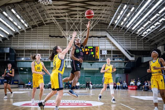 Basketball Berlin 07.12.2024 Saison 2024 2025 Toyota DBBL 1. Bundesliga Frauen, Damen Alba Berlin - Saarlouis Royals Martha Burse (Saarlouis, No.25)