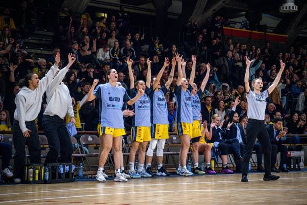 Basketball Berlin 07.12.2024 Saison 2024 2025 Toyota DBBL 1. Bundesliga Frauen, Damen Alba Berlin - Saarlouis Royals Jubel Alba