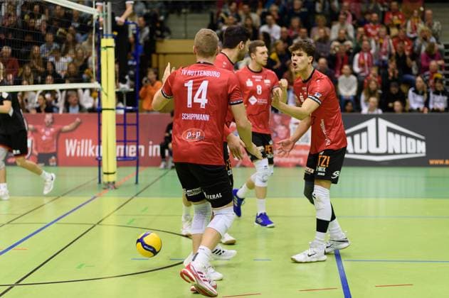 Jubel ueber einen gewonnenen Punkt, von links Timon Schippmann (TV Rottenburg, 14), Yannick Menke (TV Rottenburg, 12), Niklas Lichtenauer (TV Rottenburg, 08), David Dornauf (TV Rottenburg, 05) TV Rottenburg vs. TuS Kriftel, Volleyball, 2. Bundesliga Sued, 10. Spieltag, Saison 2024 2025, 07.12.2024, TV Rottenburg vs. TuS Kriftel, Volleyball, 2. Bundesliga Sued, 10. Spieltag, Saison 2024 2025, 07.12.2024 Rottenburg Copyright: xEibner-Pressefoto RalphxKunzex EP_RKE