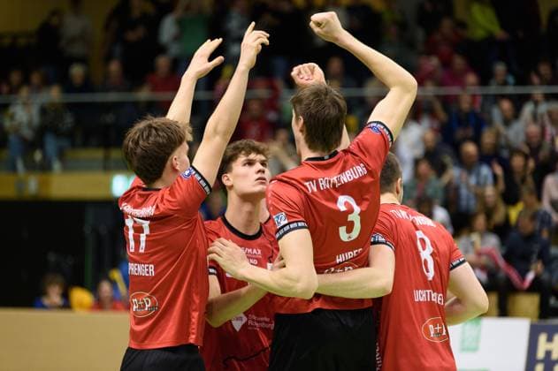 Rottenburg jubelt, von links Aurel Sprenger (TV Rottenburg, 17), David Dornauf (TV Rottenburg, 05), Jan Huber (TV Rottenburg, 03), Niklas Lichtenauer (TV Rottenburg, 08) TV Rottenburg vs. TuS Kriftel, Volleyball, 2. Bundesliga Sued, 10. Spieltag, Saison 2024 2025, 07.12.2024, TV Rottenburg vs. TuS Kriftel, Volleyball, 2. Bundesliga Sued, 10. Spieltag, Saison 2024 2025, 07.12.2024 Rottenburg Copyright: xEibner-Pressefoto RalphxKunzex EP_RKE