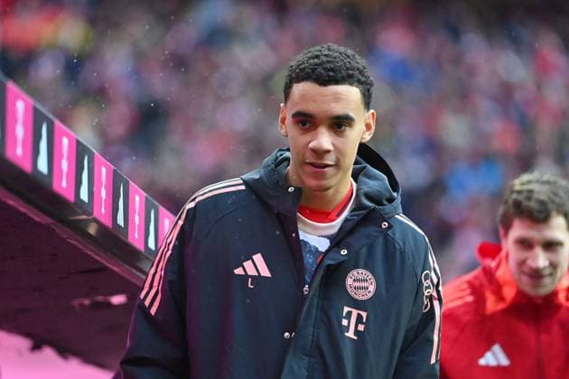Jamal MUSIALA (Bayern Muenchen), Reservebank,Ersatzbank,Ersatzspieler, Reservespieler,Bank,Ergaenzungsspieler, Aktion,Einzelbild,angeschnittenes Einzelmotiv,Halbfigur,halbe Figur, Fussball 1. Bundesliga Saison 2024 2025, 13.Spieltag, Spieltag13 FC Bayern Muenchen - 1.FC Heidenheim 4-2 am 07.12.2024, A L L I A N Z A R E N A. *** Jamal MUSIALA Bayern Muenchen , Reserve bench,Substitute bench,Substitute player,Reserve player,Bench,Substitute player, Action,Single picture,Cropped single motif,Half figure,Half figure, Football 1 Bundesliga season 2024 2025, 13 Matchday, Matchday13 FC Bayern Muenchen 1 FC Heidenheim 4 2 on 07 12 2024, A L L I A N Z A R E N A