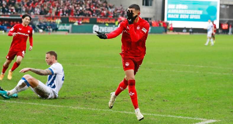 07.12.2024, xmohx, Fussball 2.Bundesliga, 1.FC Kaiserslautern - Karlsruher SC emspor, v.l. Kenny Prince Redondo (Kaiserslautern) bejubelt das 2-0 (DFL DFB REGULATIONS PROHIBIT ANY USE OF PHOTOGRAPHS as IMAGE SEQUENCES and or QUASI-VIDEO) Kaiserslautern