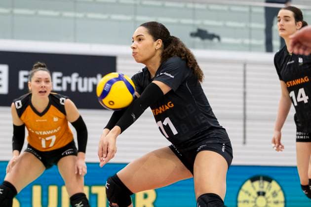 1. Volleyball Bundesliga Frauen: Schwarz-Weiss Erfurt vs. Ladies in Black Aachen; Erfurt; 07.12.2024 Jasmine Rivest ( 11; Ladies in Black Aachen) 1. Volleyball Bundesliga Frauen: Schwarz-Weiss Erfurt vs. Ladies in Black Aachent; Riethsporthalle Erfurt; 07.12.2024 Copyright: xBEAUTIFULxSPORTS Duehringx