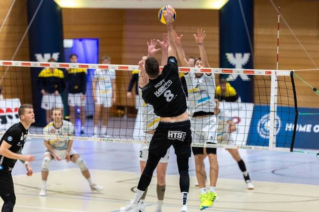 Jannis Hopt (CERATONIA Volleys Eltmann, 08), Mariusz Wacek (SV Schwaig, 02), Yannick Bibelriether (SV Schwaig, 05), SV Schwaig Volleyball - CERATONIA Volleys Eltmann, Volleyball, 2. Bundesliga Sued, 8. Spieltag, 07.12.2024 SV Schwaig Volleyball - CERATONIA Volleys Eltmann, Volleyball, 2. Bundesliga Sued, 8. Spieltag, 07.12.2024 Schwaig Copyright: xEibner-Pressefoto G.xSantemizx EP_GSZ