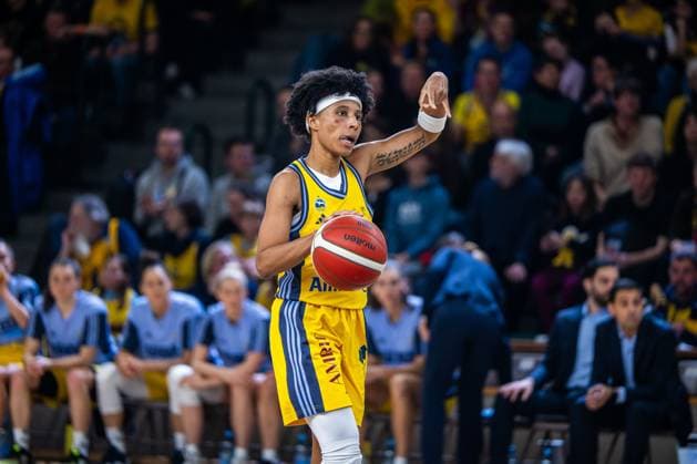 Basketball Berlin 07.12.2024 Saison 2024 2025 Toyota DBBL 1. Bundesliga Frauen, Damen Alba Berlin - Saarlouis Royals Deeshyra Thomas (Alba, No.21)