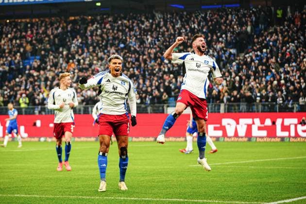 Torjubel Hamburger SV nach Tor zum 1:0 Ransford-Yeboah Koenigsdoerffer (Hamburger SV, 11) GER, Hamburger SV vs. SV Darmstadt 98, Fussball, 2. Bundesliga, Spieltag 15, Saison 2024 2025, 08.12.2024 DFL REGULATIONS PROHIBIT ANY USE OF PHOTOGRAPHS AS IMAGE SEQUENCES AND OR QUASI-VIDEO GER, Hamburger SV vs. SV Darmstadt 98, Fussball, 2. Bundesliga, Spieltag 15, Saison 2024 2025, 08.12.2024 Hamburg
